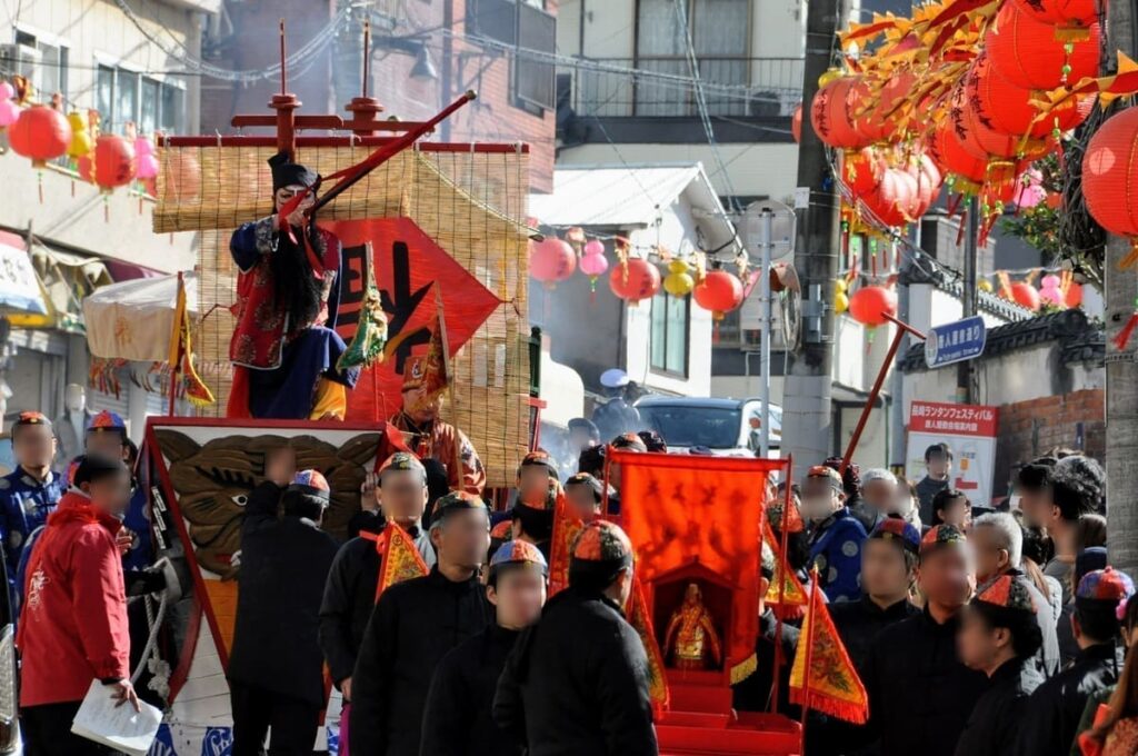中国色満載な媽祖行列