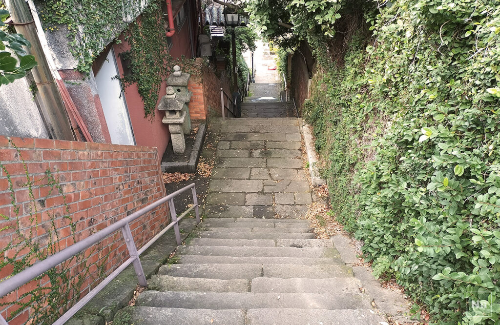南山手の階段