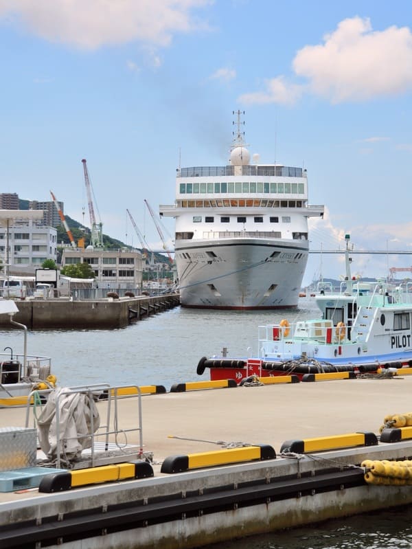 長崎水辺の森公園側から見たオデッセイ