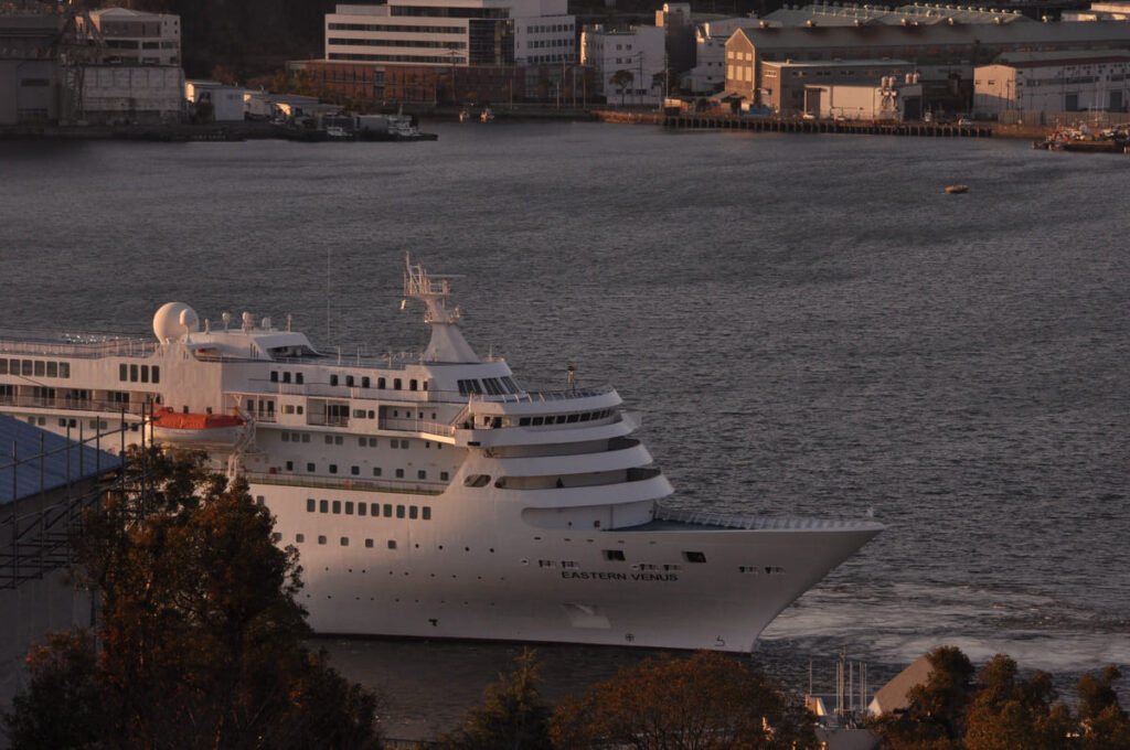 ゆっくりと回頭する様子は見応えがあります…