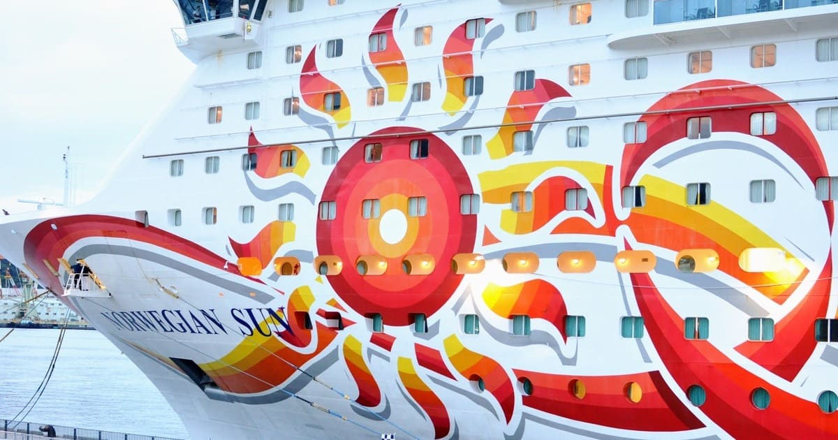 長崎寄港「ノルウェージャン・サン」フリースタイルクルーズを体現する太陽の船