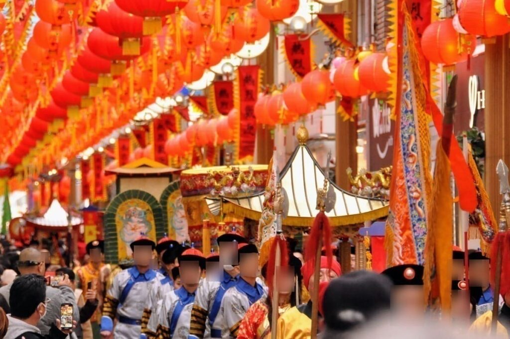 豪華絢爛な皇帝パレード