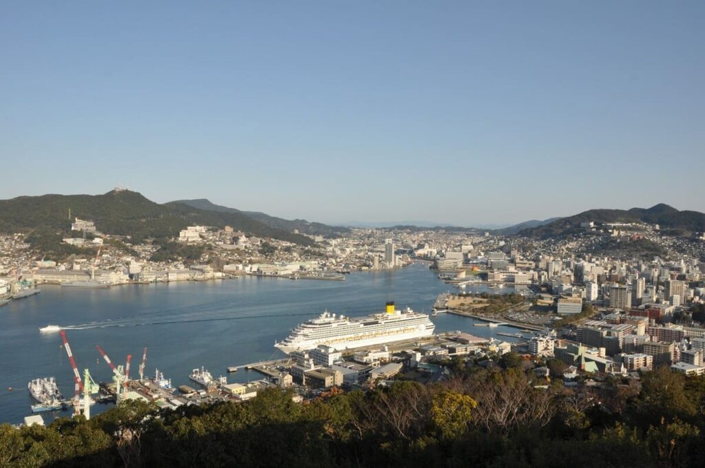 鍋冠山展望台から見たCOSTA SERENA(コスタ・セレーナ)