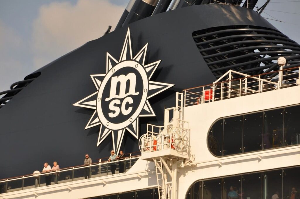 MSCのロゴが誇らしげに輝くファンネル