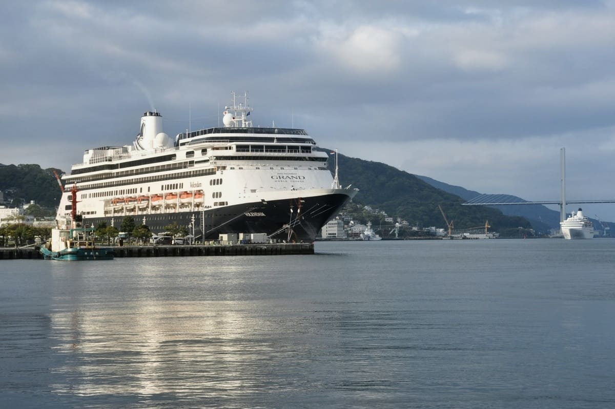 朝日に照らされるフォーレンダム